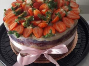 Bolo nadcake de ninho morango 25/10 cm
