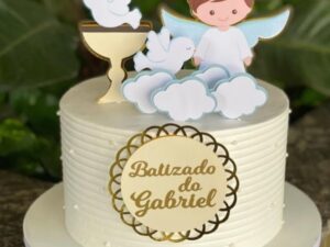 Bolo batizado 15/10cm recheio a escolher